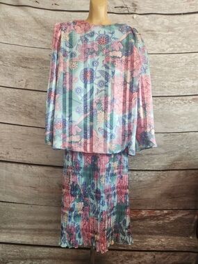 Vintage Floral Pleated Midi Skirt And Blouse in Pink and Blue